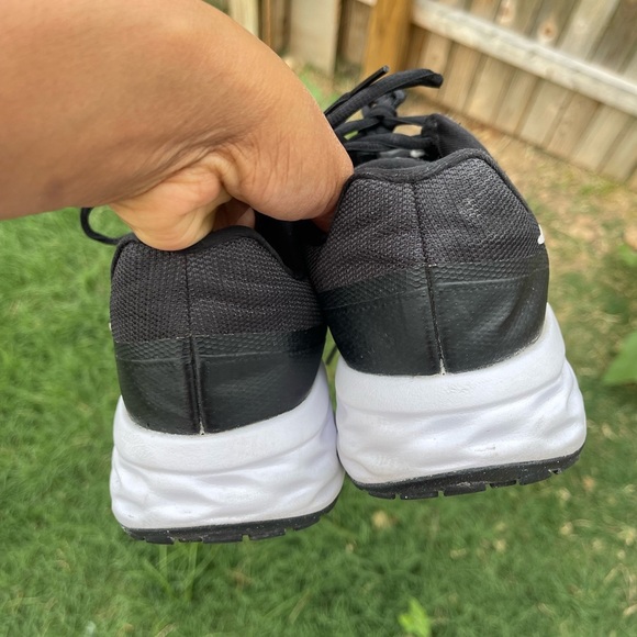 Size 8.5 - Men’s Nike Revolution 6 Next Nature Black White / DC3728-003 - Picture 6 of 8